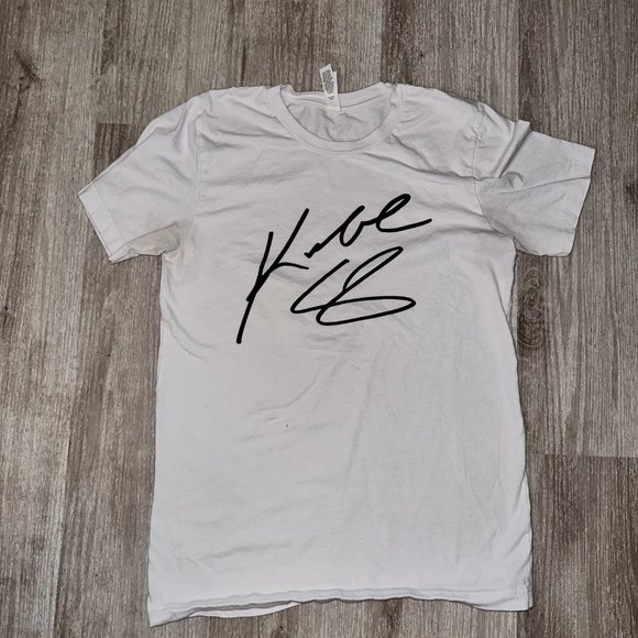 Other - Kobe Bryant Autograph Shirt